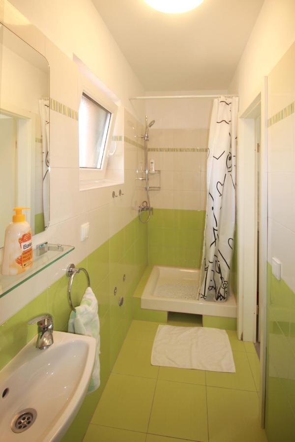 Apartmani Zem, Krk Krk Town Buitenkant foto