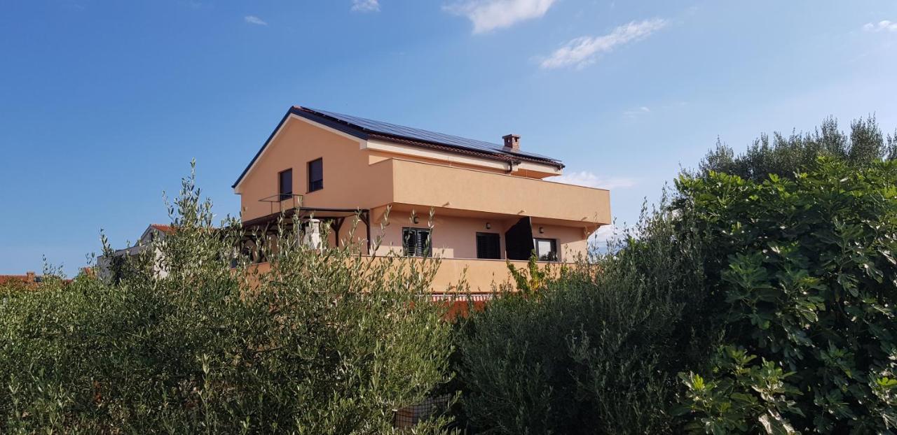 Apartmani Zem, Krk Krk Town Buitenkant foto