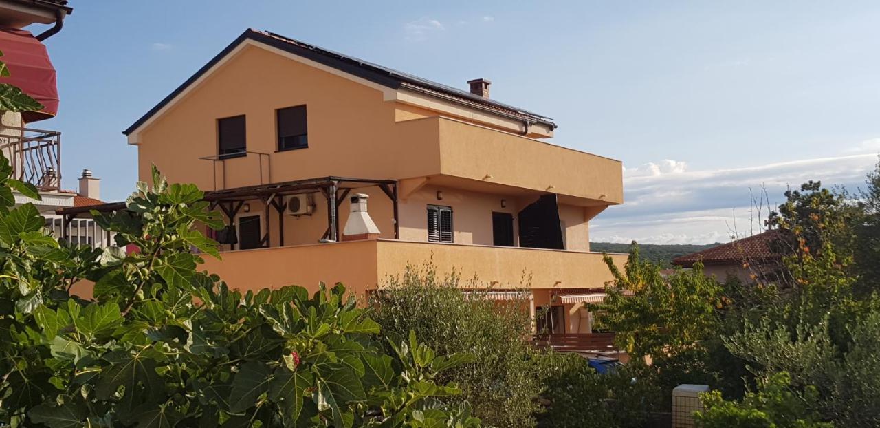 Apartmani Zem, Krk Krk Town Buitenkant foto